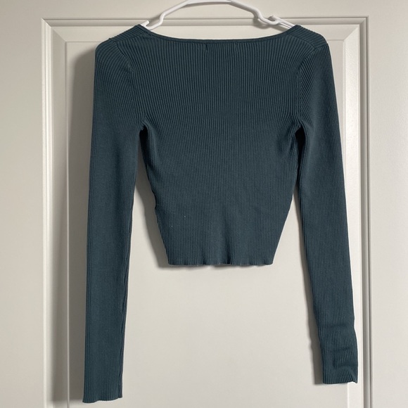 H&M front button up sweater, size xs, blue knit sweater - Picture 4 of 4